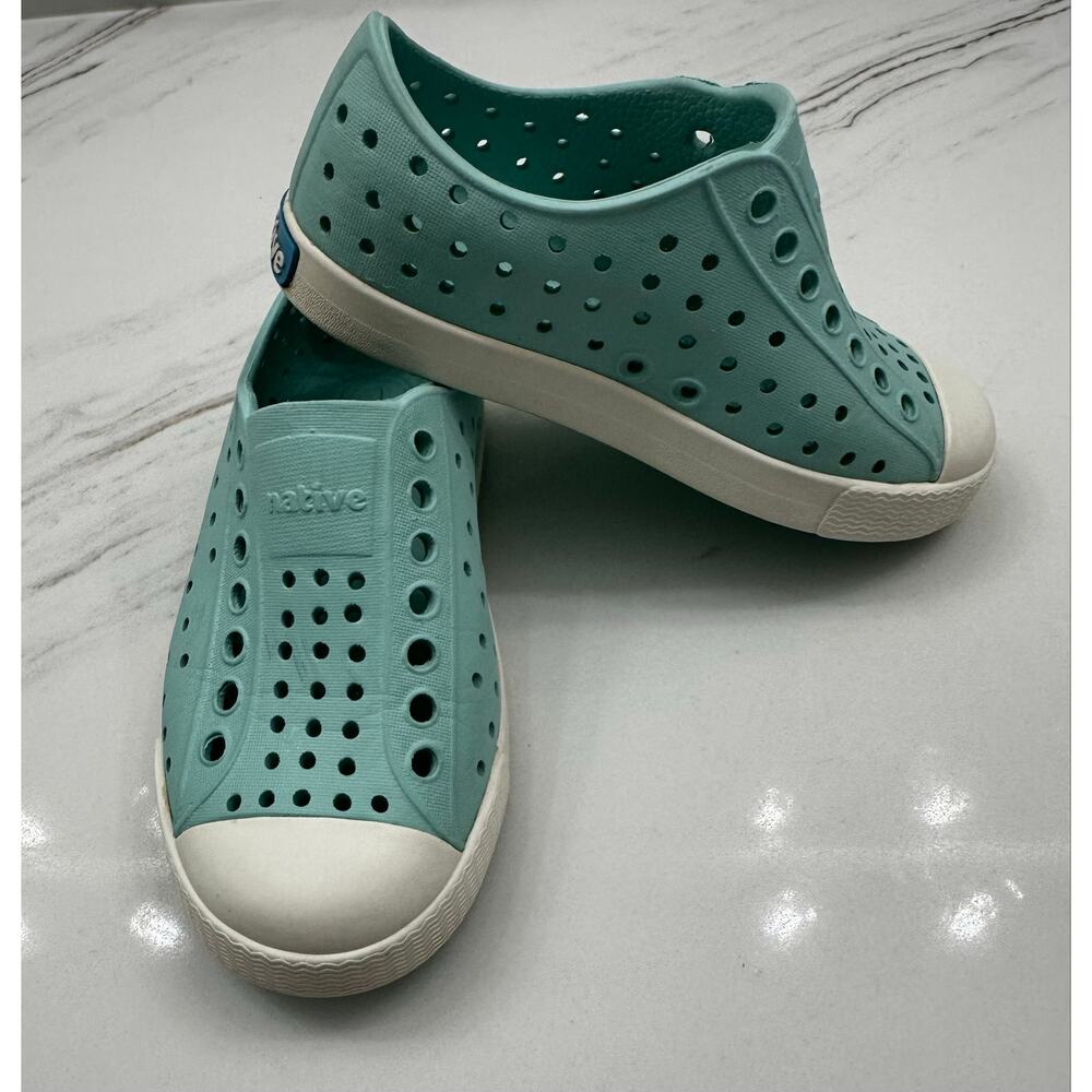 Native Jefferson Kids' Slip-on in Green / Teal Size C 9 Lightweight & Durable